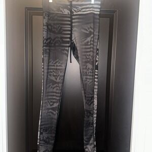 Nike Leggings Women's/Small GrayBlack Dri Fit Essential Print Power Tight Active